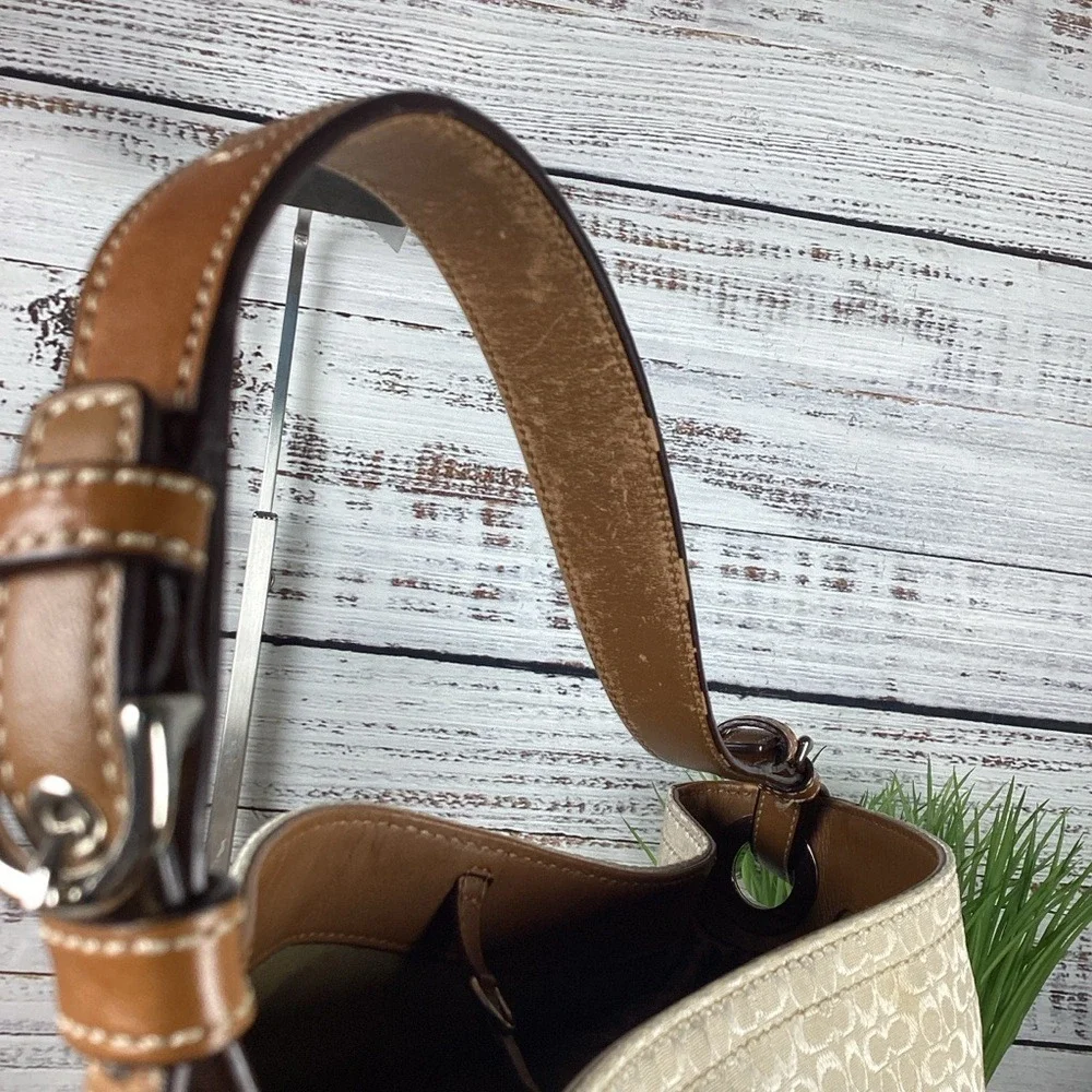 Coach F11666 Y2K Vintage Signature Tan and‎ Cream Shoulder Bag Leather Canvas